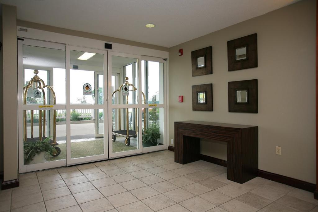 Hotel Baymont By Wyndham Dale Interiér fotografie